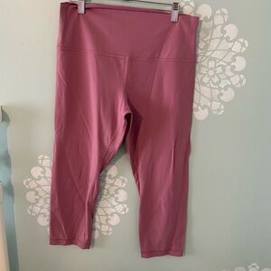Lululemon Women’s Pink Cropped Leggings